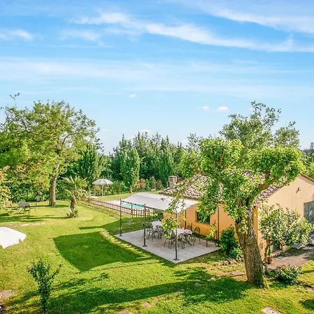 Cozy In With Outdoor Swimming Pool *