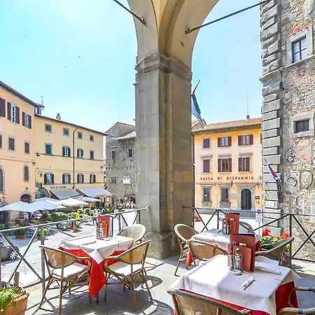 Dom wakacyjny Cozy In With Outdoor Swimming Pool