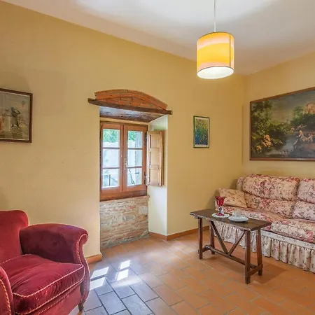 Cozy In With Outdoor Swimming Pool Holiday home Cortona