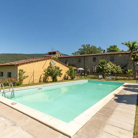 Cozy In With Outdoor Swimming Pool *